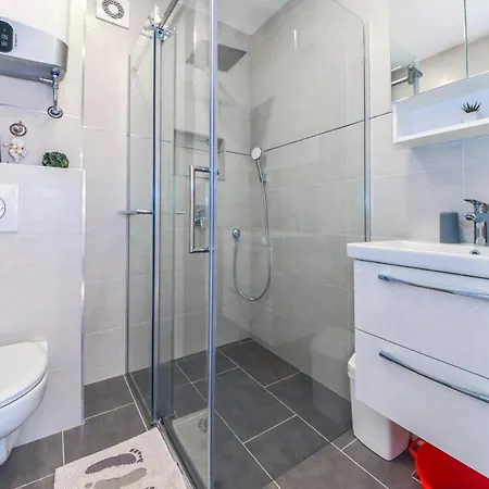 Lada * 마카르스카