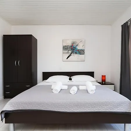 Lada * 마카르스카