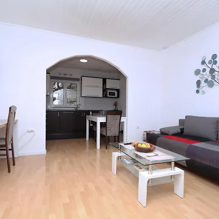 Apartment Lada *